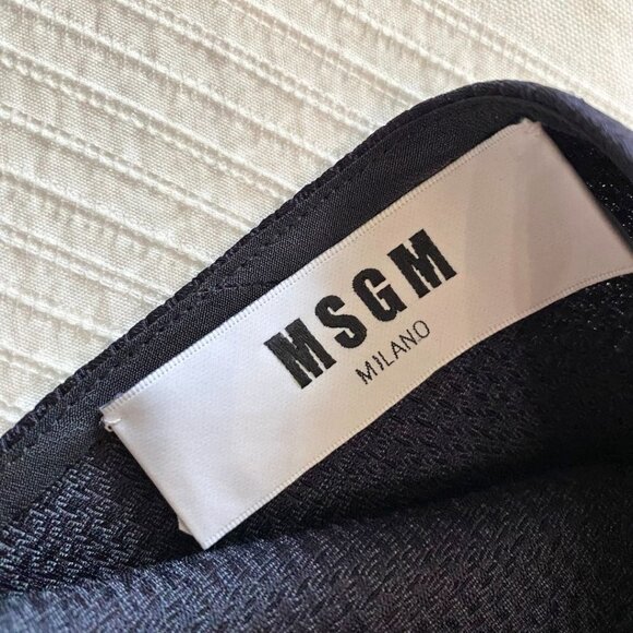 MSGM MILANO NAVY TAN FLORAL-TRIM HAMMERED SATIN COLD SHOULDER MINI SHIFT DRESS - Picture 6 of 9